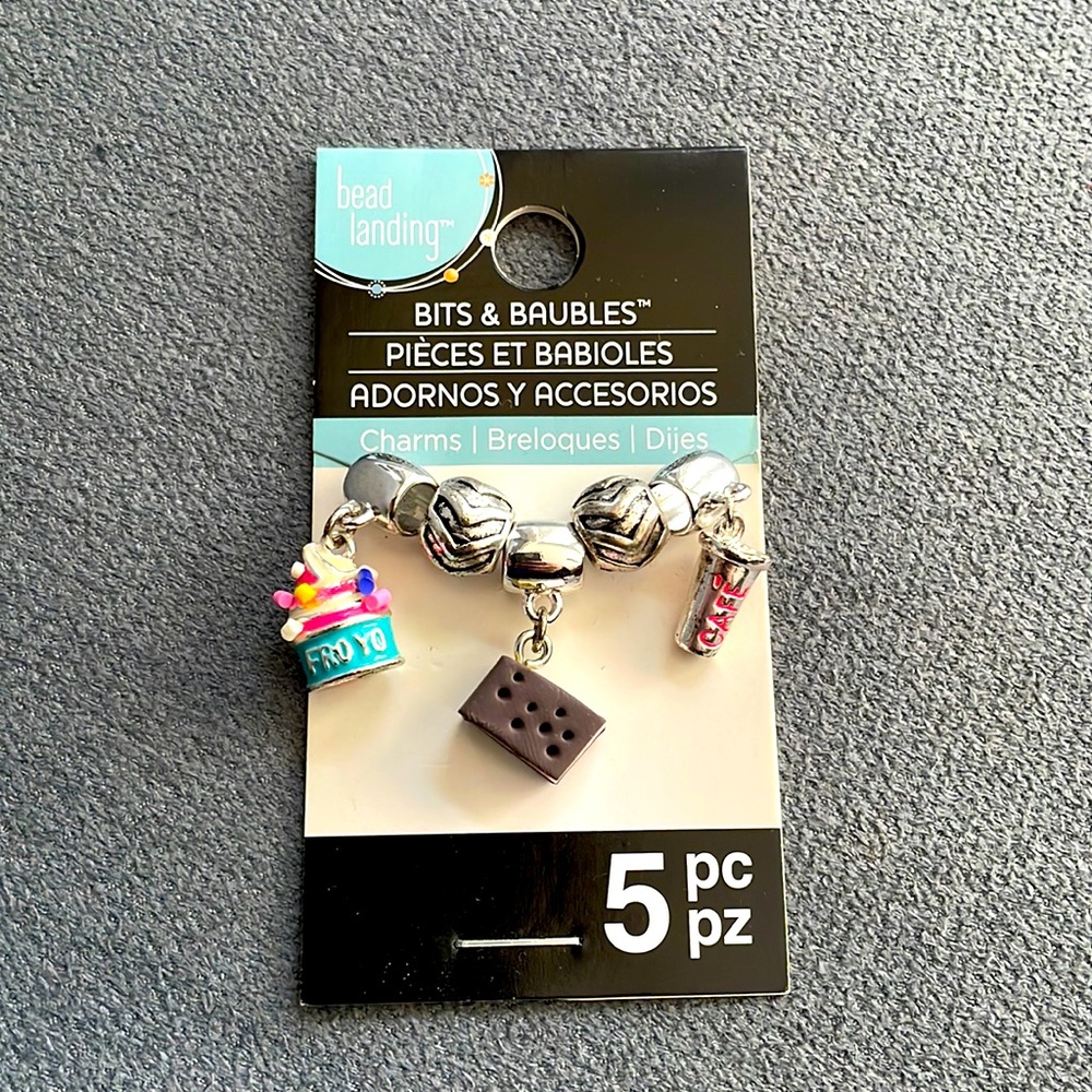 Bead Landing Bits & Baubles Charms 5pc